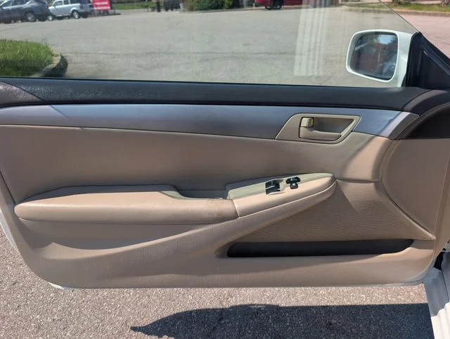 Used 2008 White Toyota  image 9