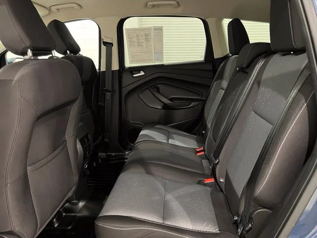 Used 2018 Blue Ford SE image 19