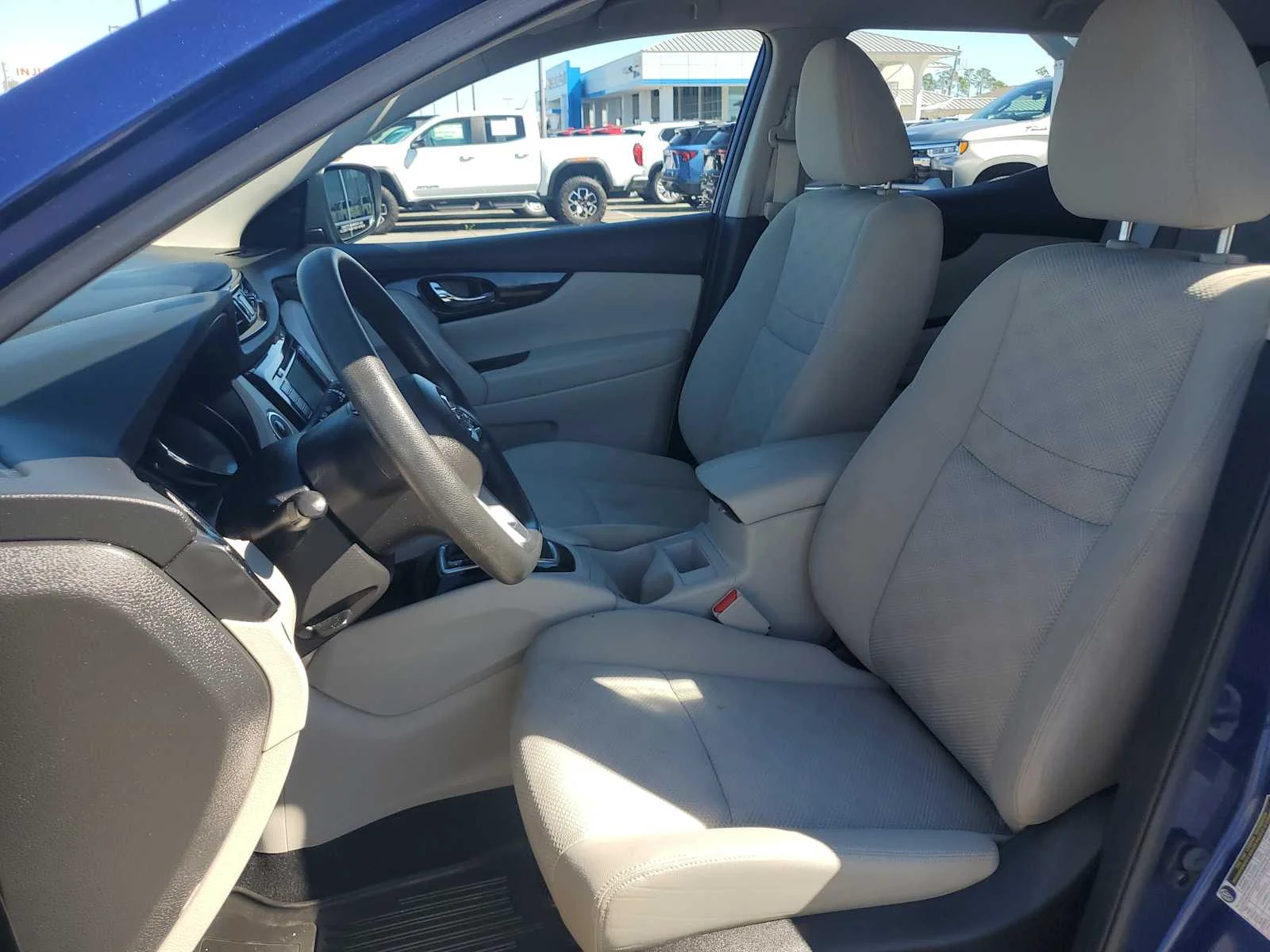 Used 2019  Nissan SV image 17