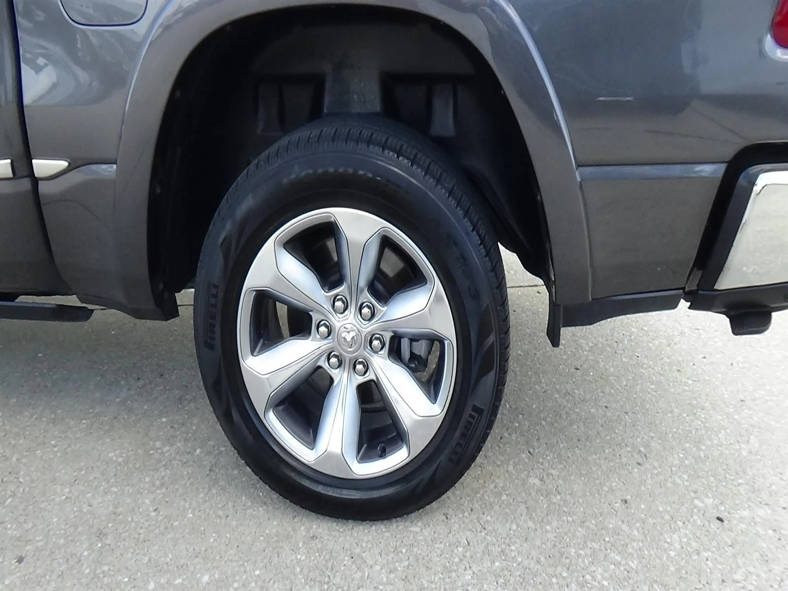 Used 2021 Granite Crystal Metallic Clear Coat (pau) RAM Limited image 9