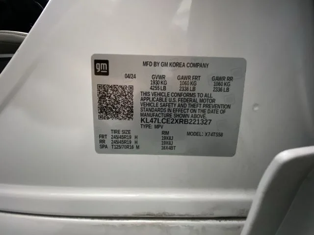 Used 2024 White Buick Avenir image 27