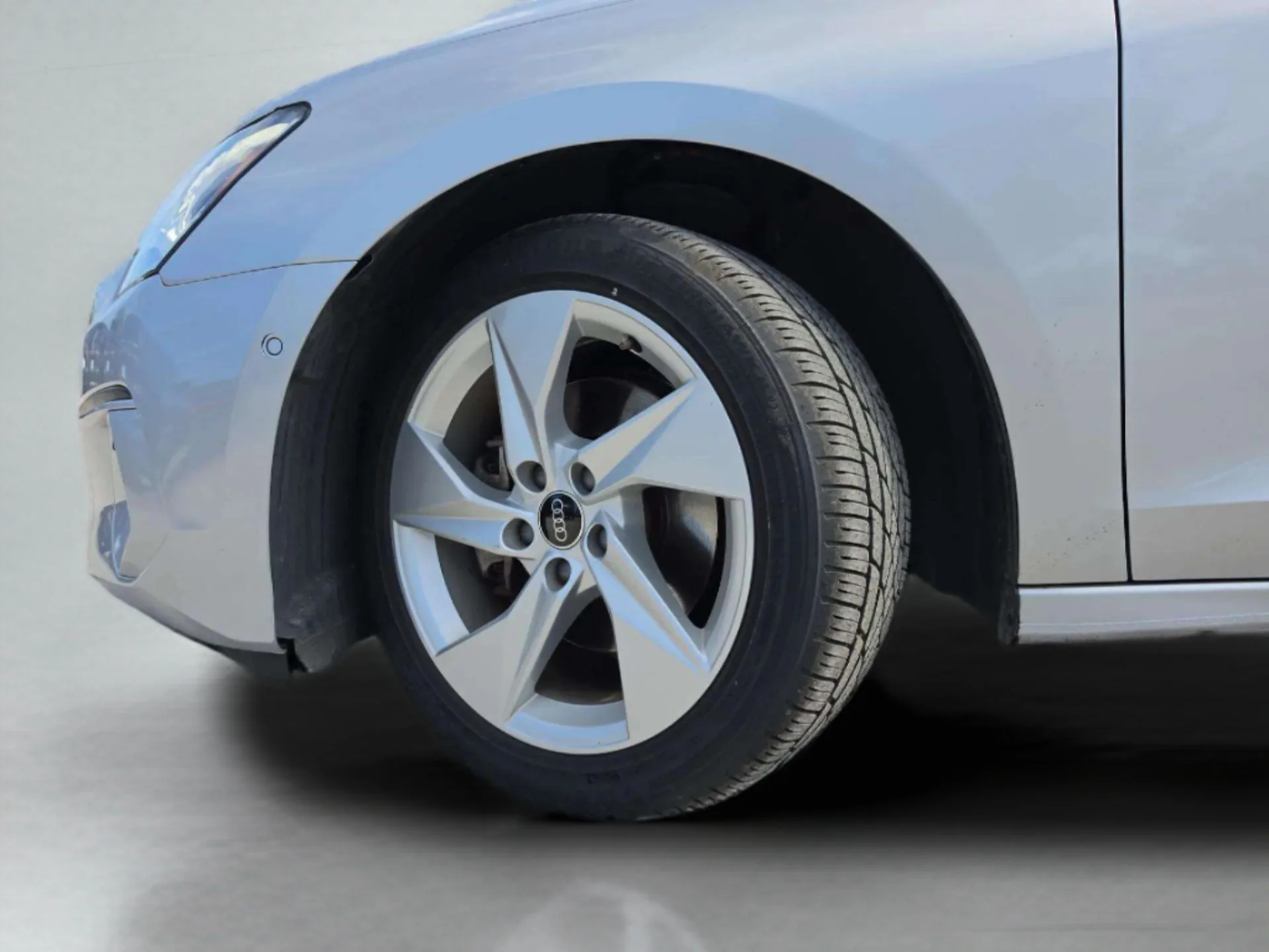 Used 2024 Florett Silver Metallic Audi Premium image 40