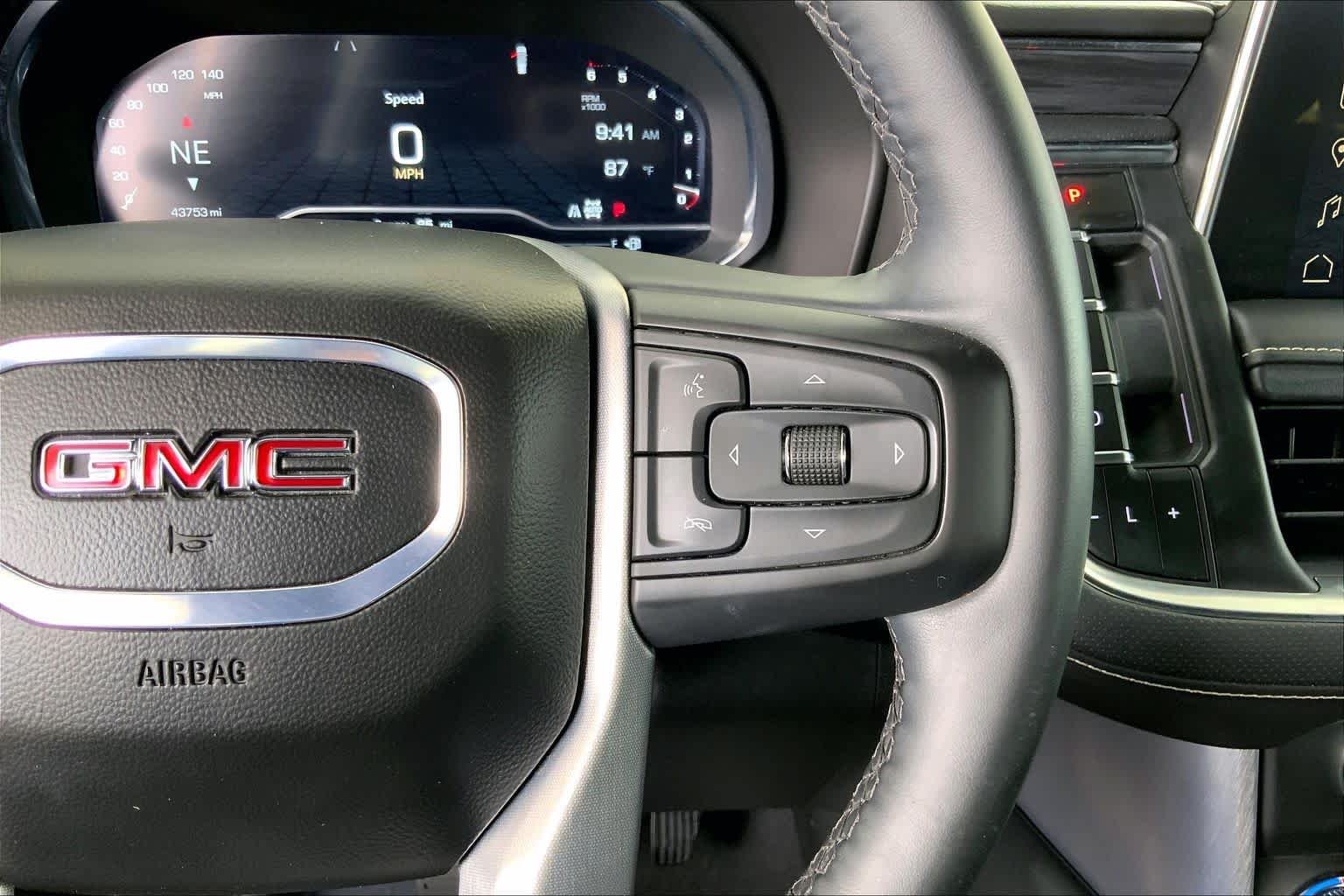 Used 2024 Onyx Black GMC SLT image 25