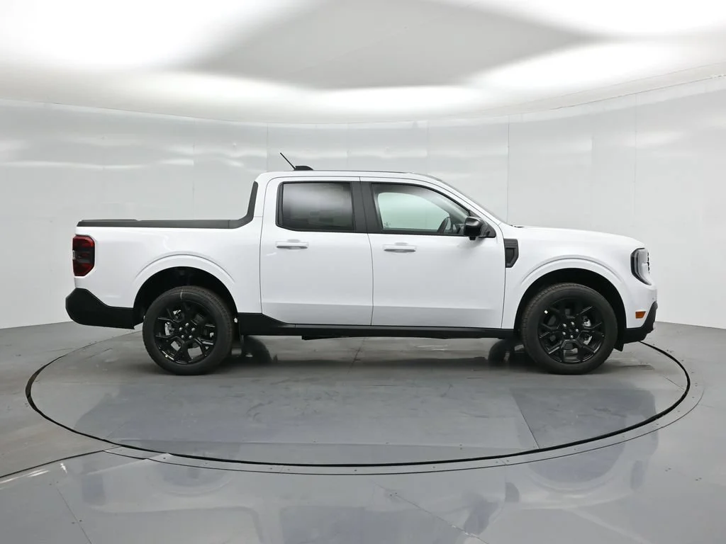 New 2026 Oxford White Ford Lariat image 26