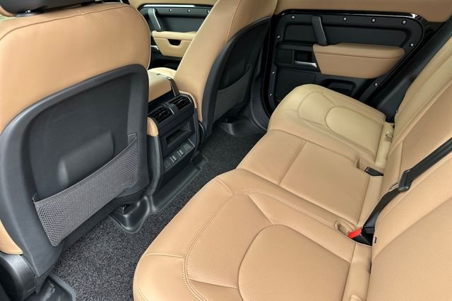 New 2026 Santorini Black Land Rover S image 11