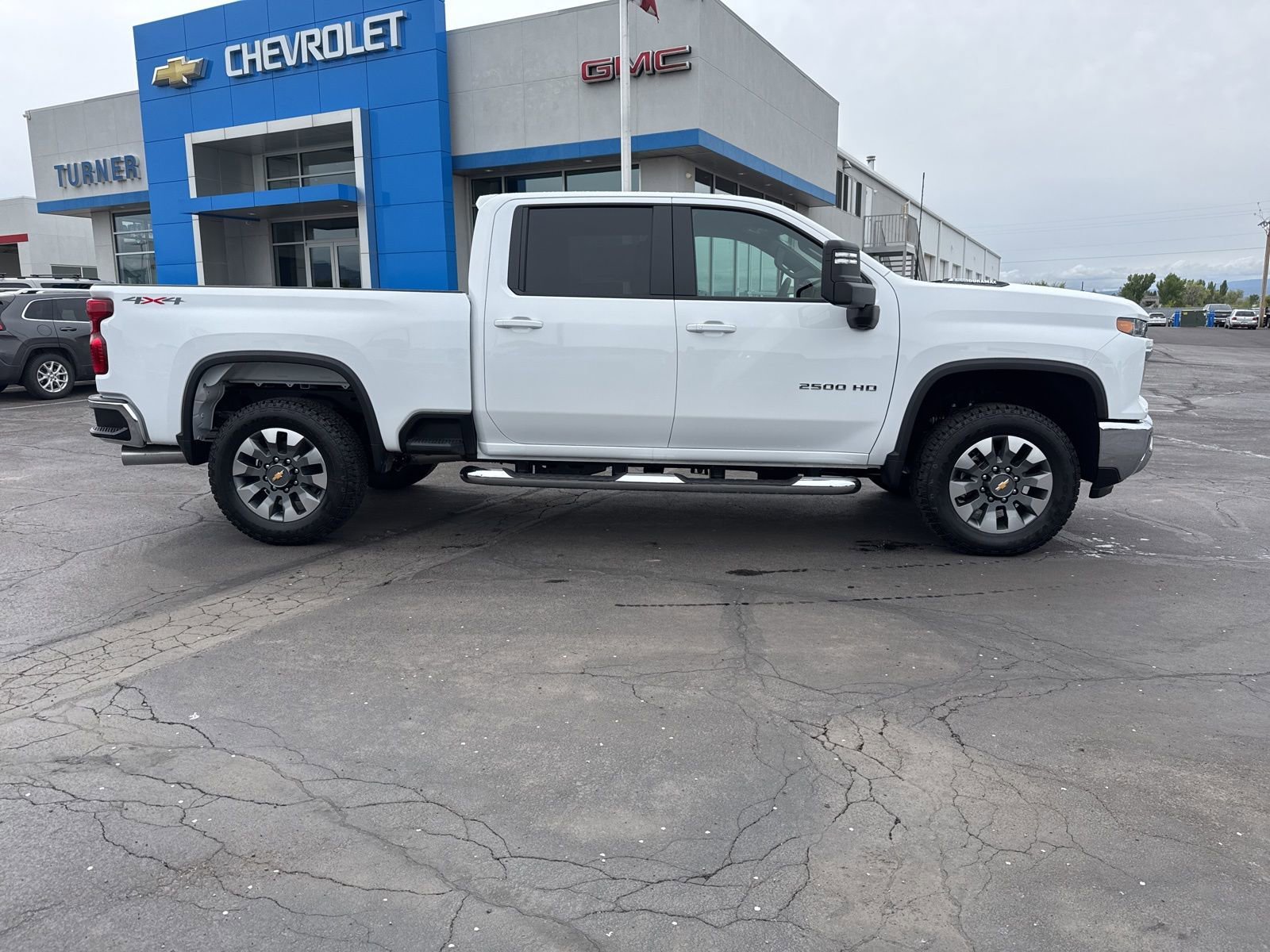 2025 Chevrolet Silverado 2500 HD LT - Photo 2