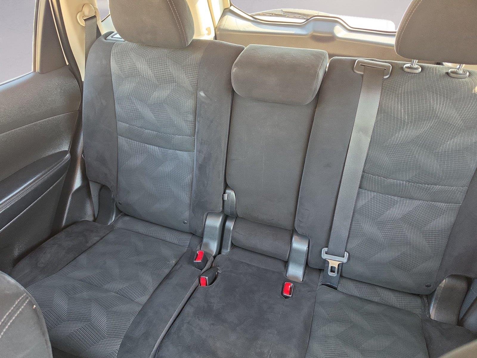 2015 Nissan Rogue SV - Photo 13