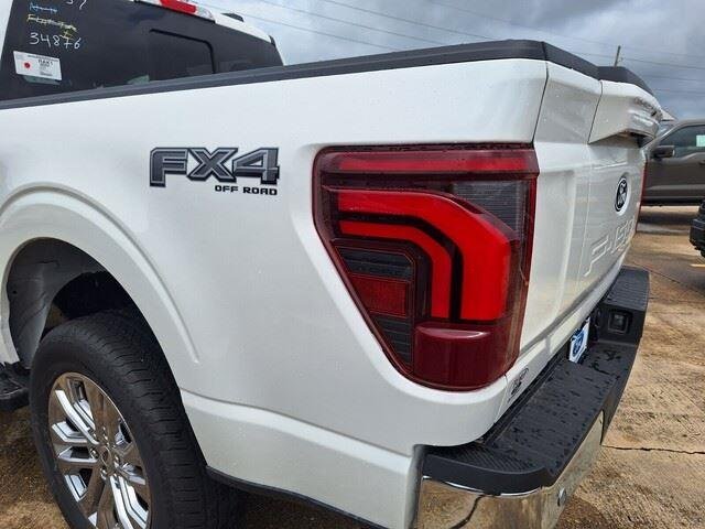 New 2026 Star White Metallic Tri-Coat Ford Lariat® image 29