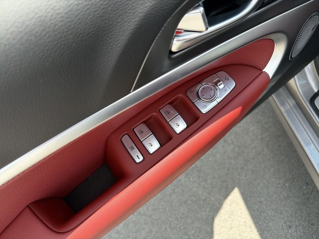 New 2026 Silver Genesis 3.3T SPORT PRESTIGE image 13