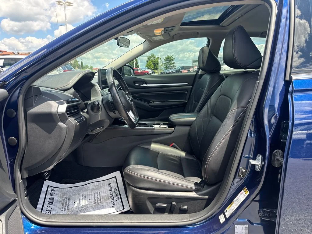 Used 2023 Deep Blue Pearl Nissan 2.5 SR image 29