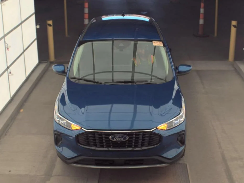 Used 2023 Blue Metallic Ford Active image 3