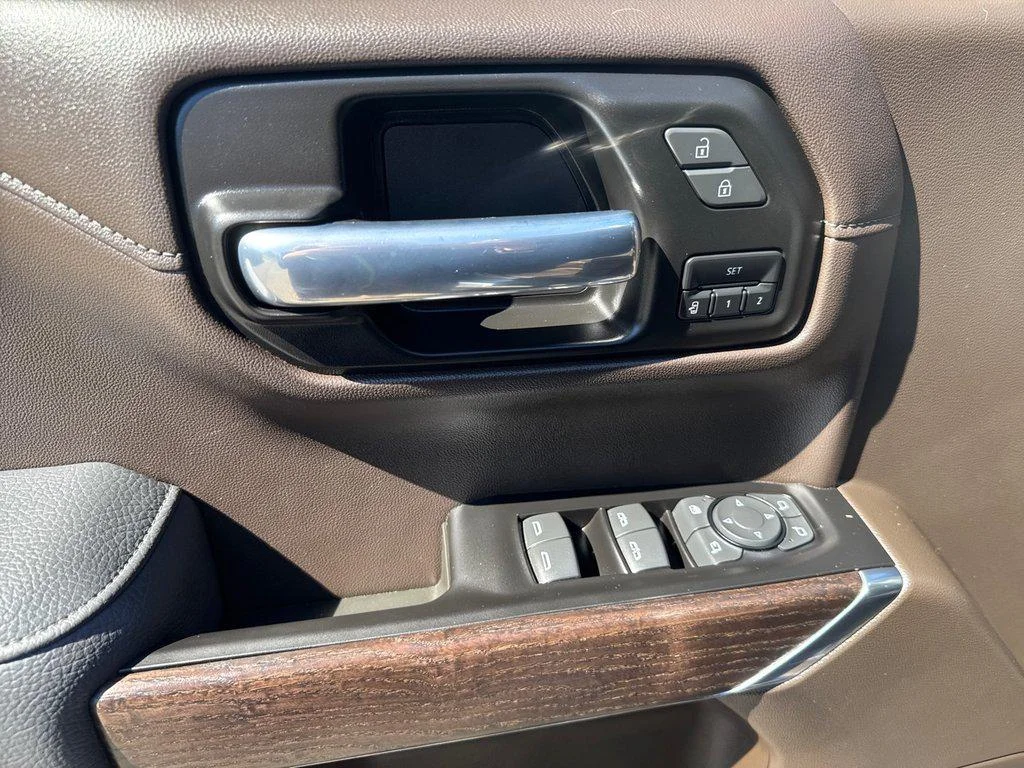 Used 2022 Pacific Blue Metallic GMC 