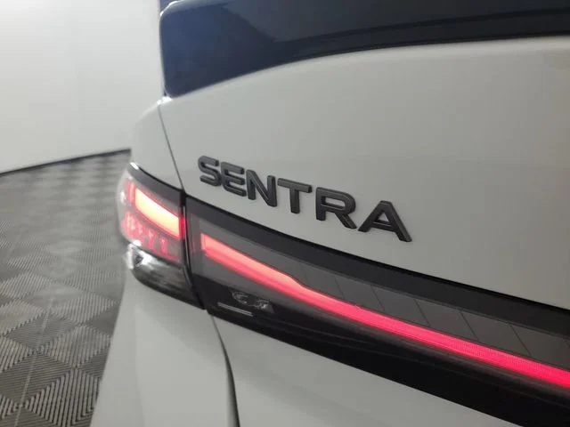 New 2026 Aspen White TriCoat / Super Black Two-tone Nissan SR image 12