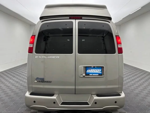 Used 2022 Special Exterior Color Chevrolet WT image 9