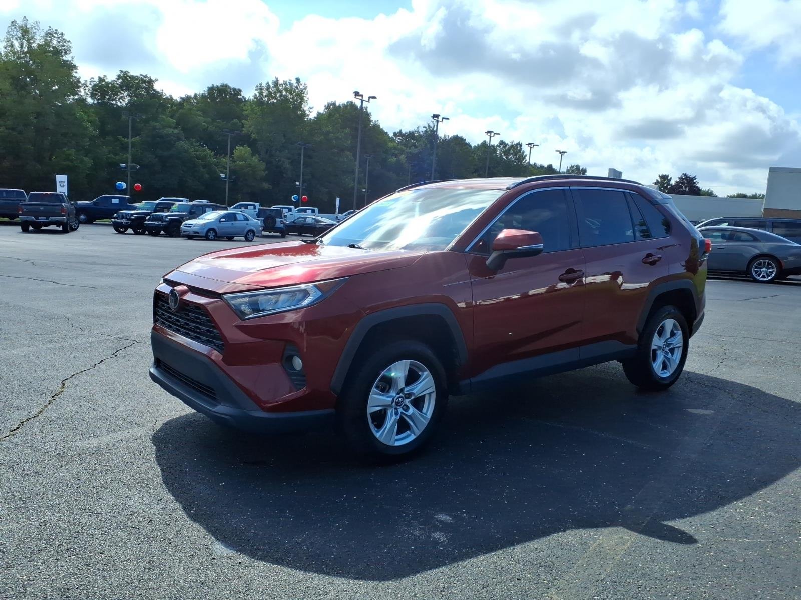 Used 2020 Super White Toyota XLE image 3