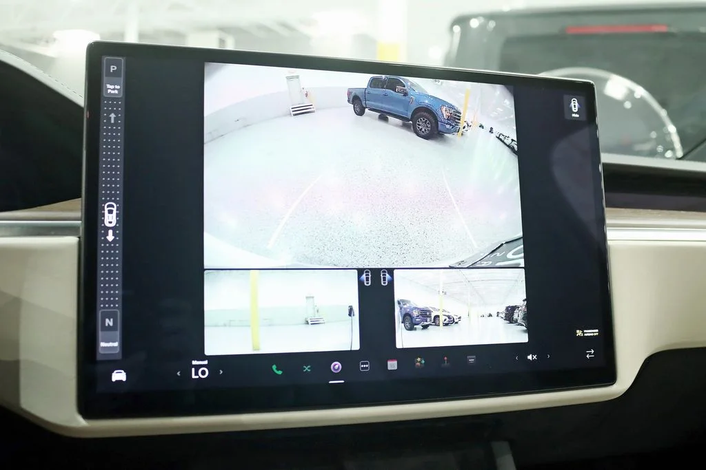 2022 Tesla Model X Base