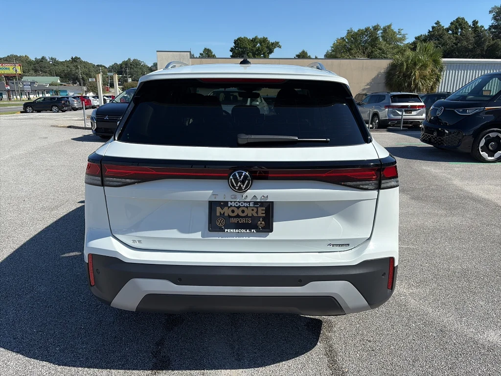 New 2025 Pure White Volkswagen 2.0T SE 4MOTION image 5