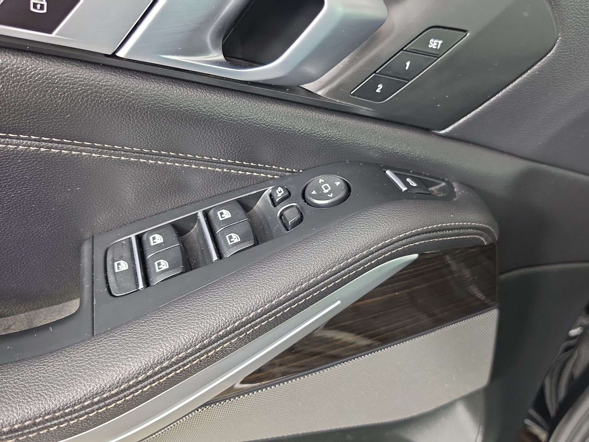 Used 2020 Black BMW sDrive40i image 20