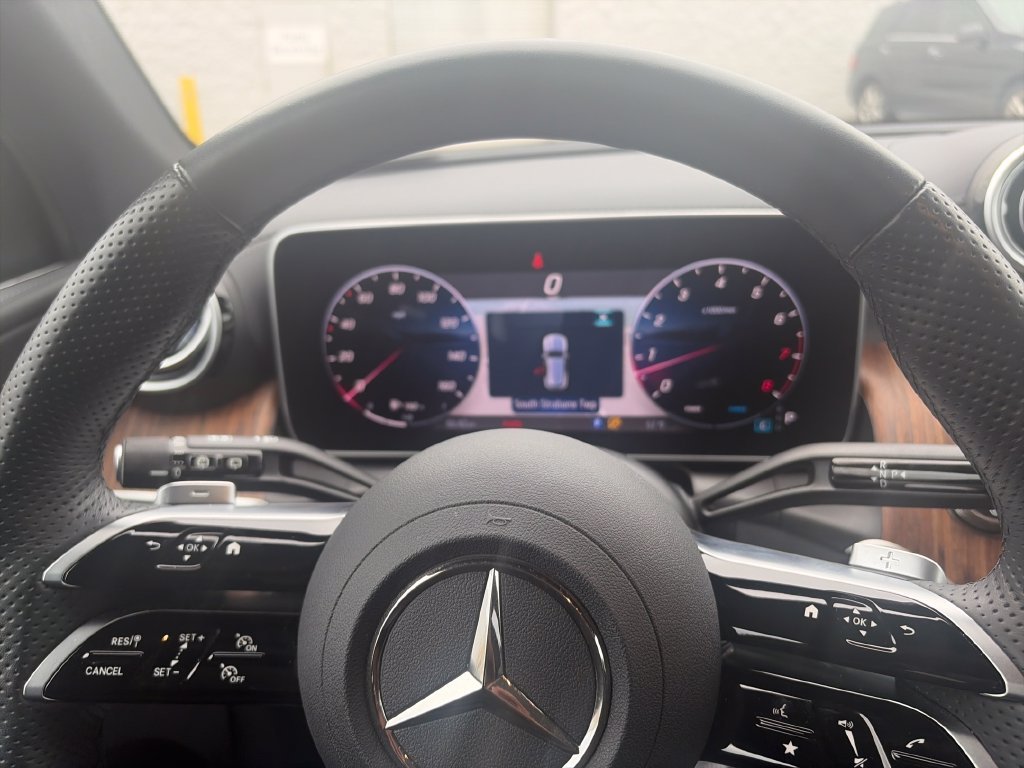 Used 2026 Silver Mercedes-Benz GLC 300 image 12