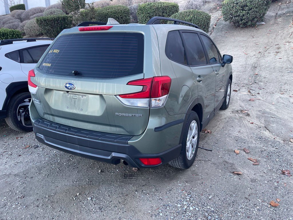 Used 2020 Jasper Green Metallic Subaru Base image 10