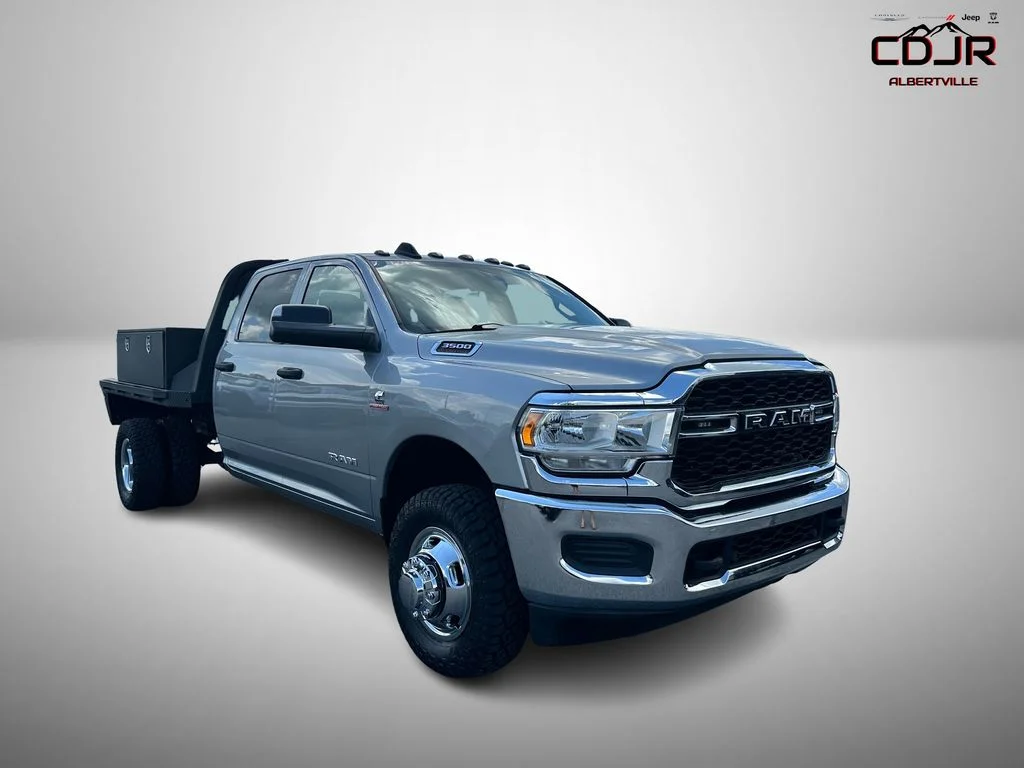 Used 2022 Silver Ram Tradesman image 1