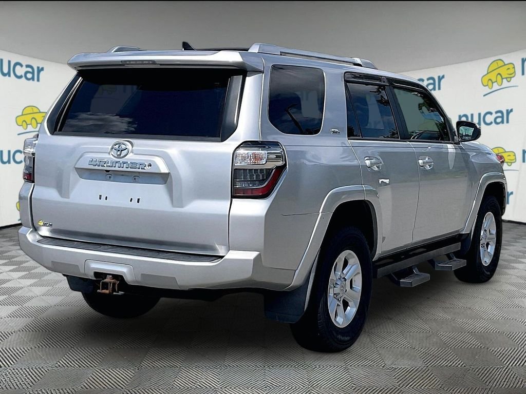 Used 2017 Classic Silver Metallic Toyota SR5 image 6