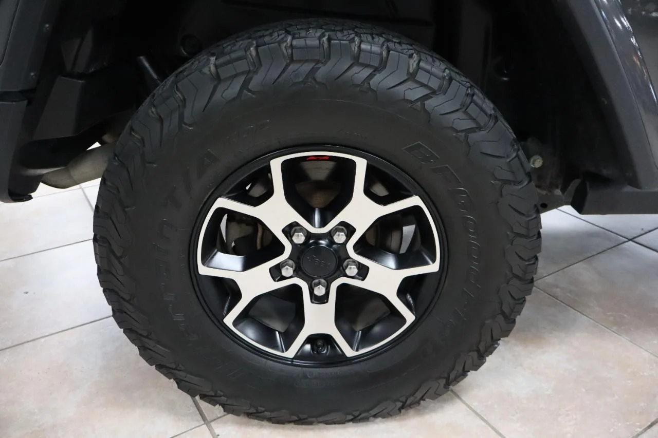 Used 2020 Granite Crystal Metallic Clear Coat Jeep Rubicon image 25
