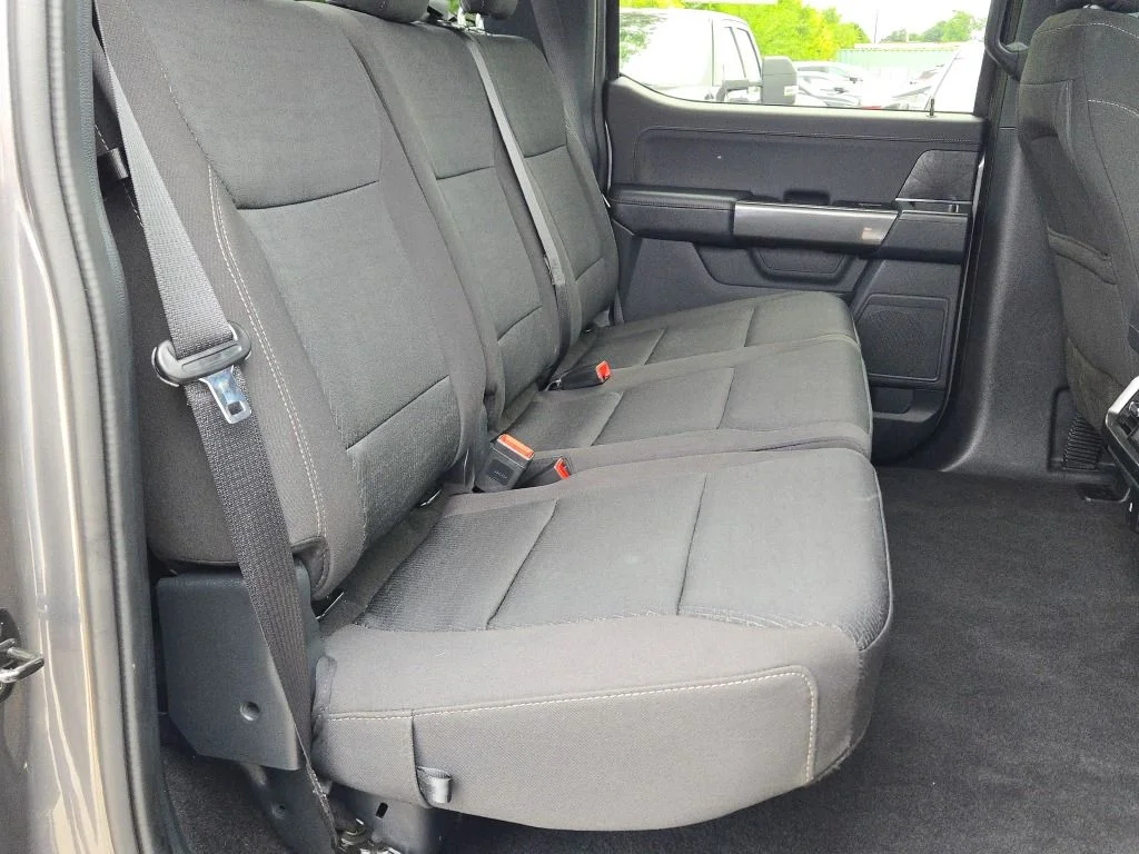 Used 2023 Gray Ford XLT image 9