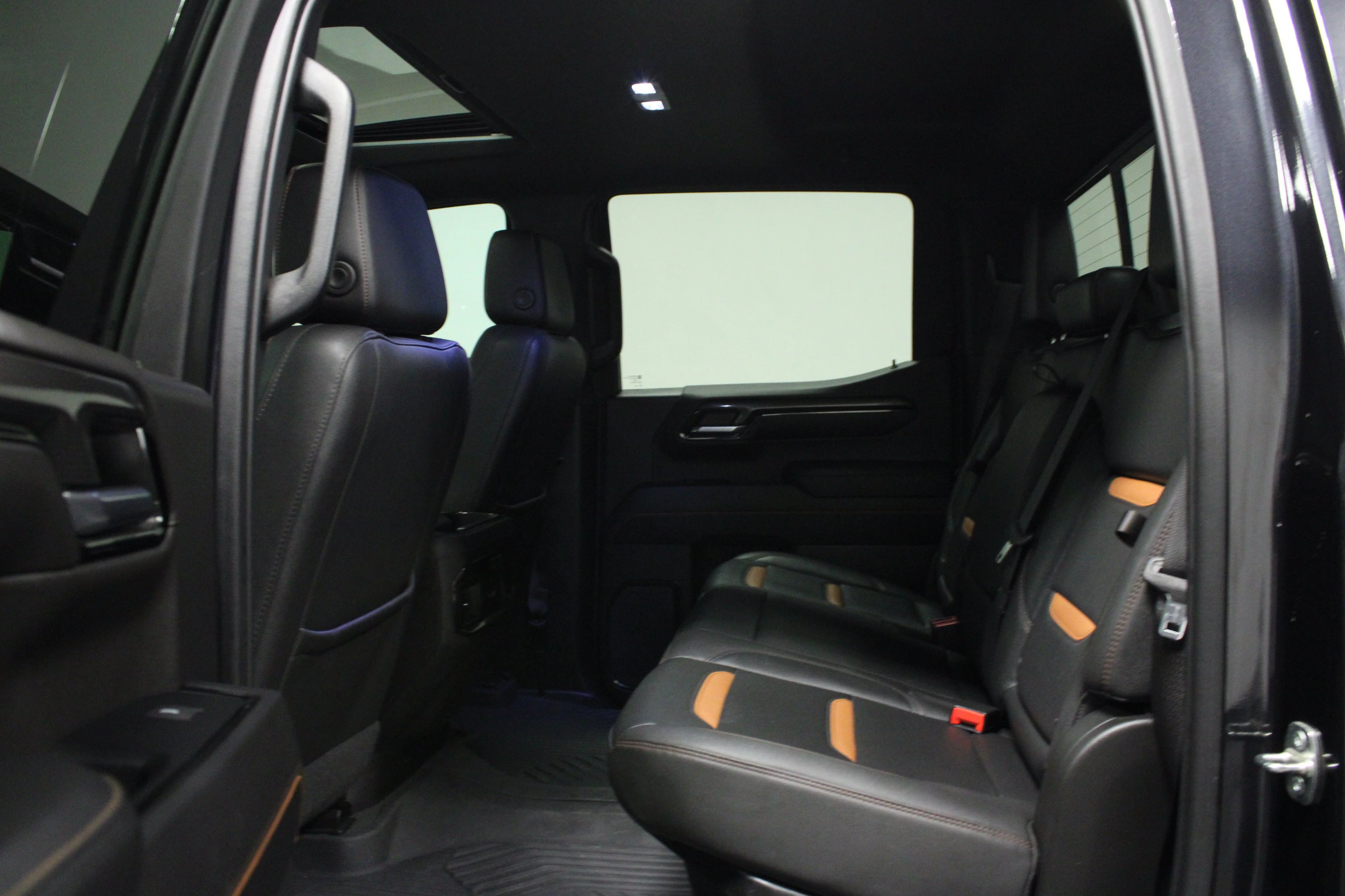 Used 2023 Titanium GMC AT4 image 13