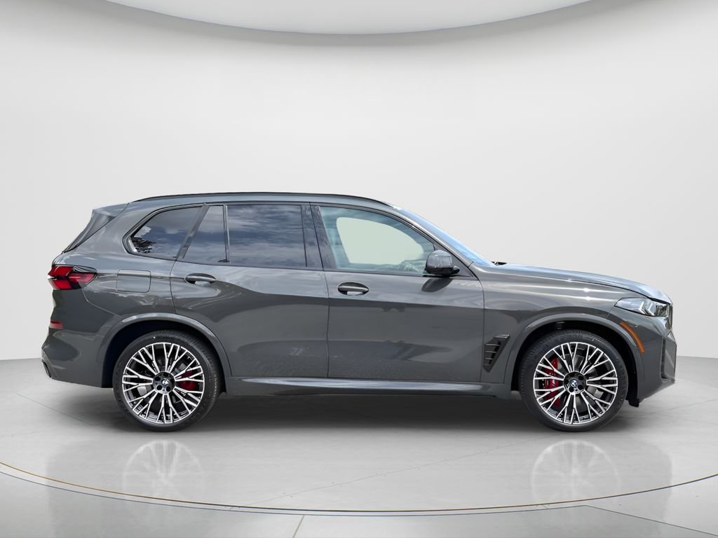 New 2026 Dravit Grey Metallic BMW xDrive40i image 2
