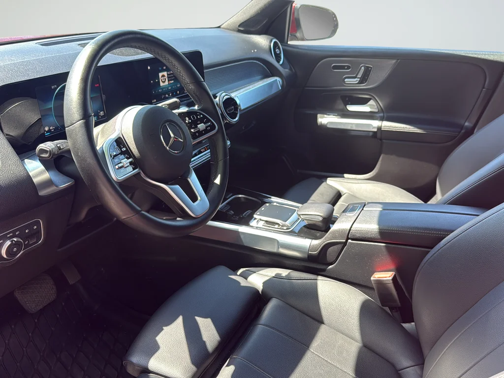Used 2020 Red Mercedes-Benz GLB 250 image 4