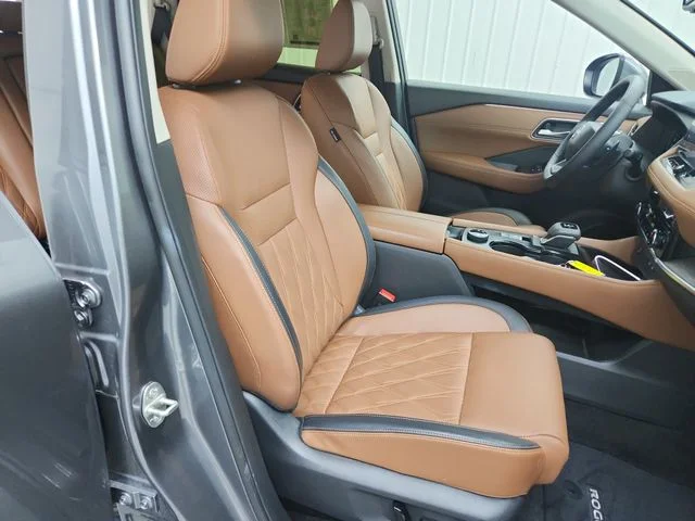 Used 2026 Gray Nissan Platinum image 39
