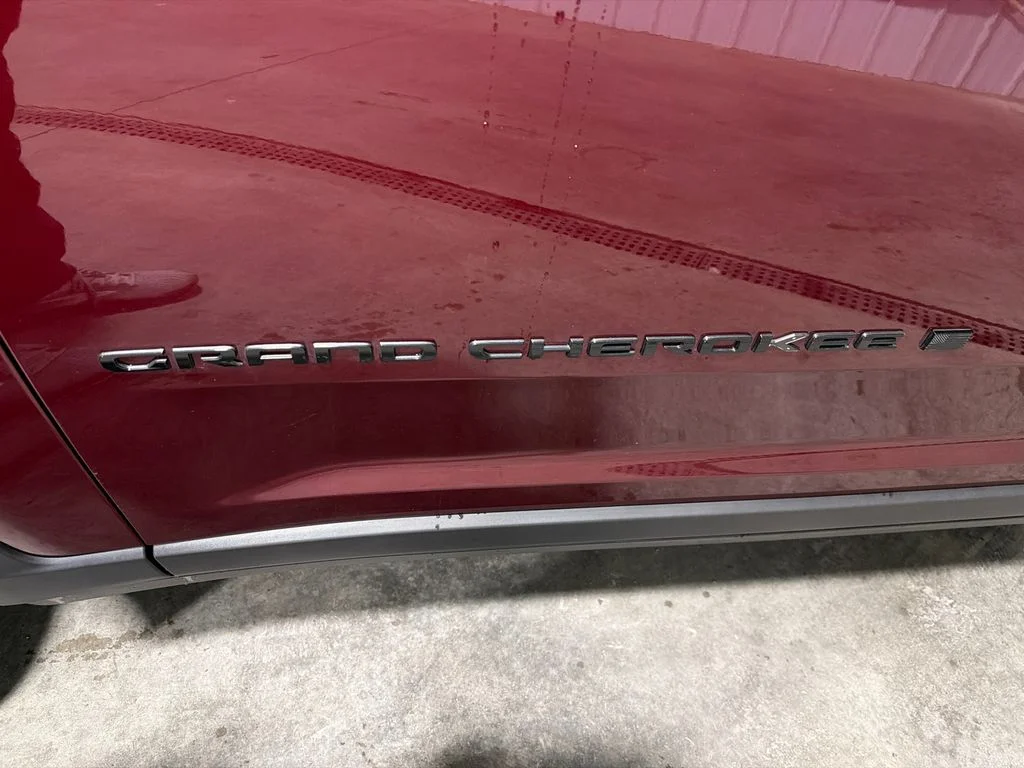 Certified Used 2025 Velvet Red Pearlcoat Jeep Altitude image 11