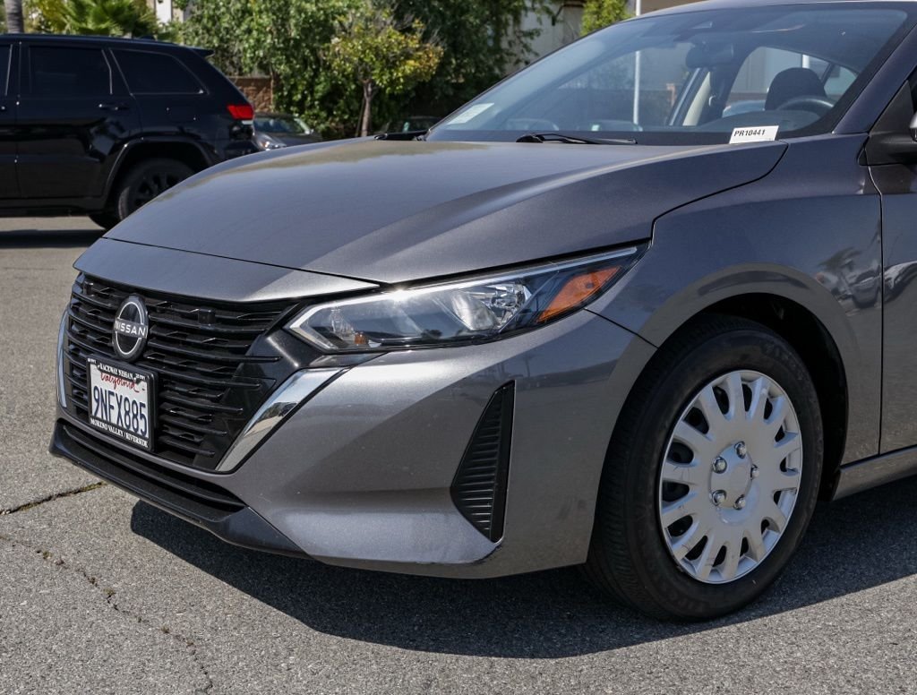 Used 2024 Gray Nissan S image 9