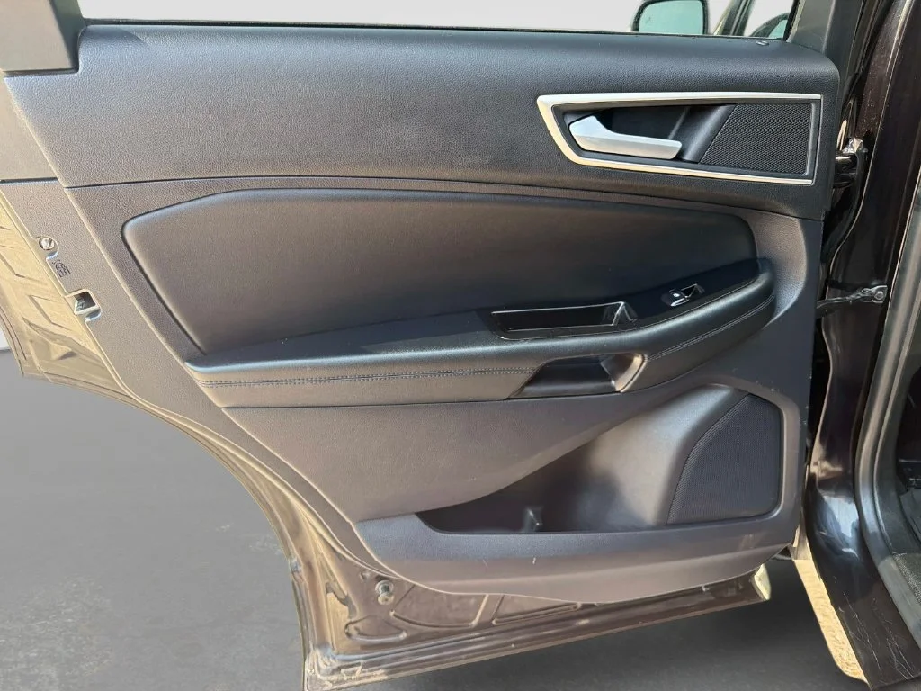 Used 2020 Black Ford SEL image 13