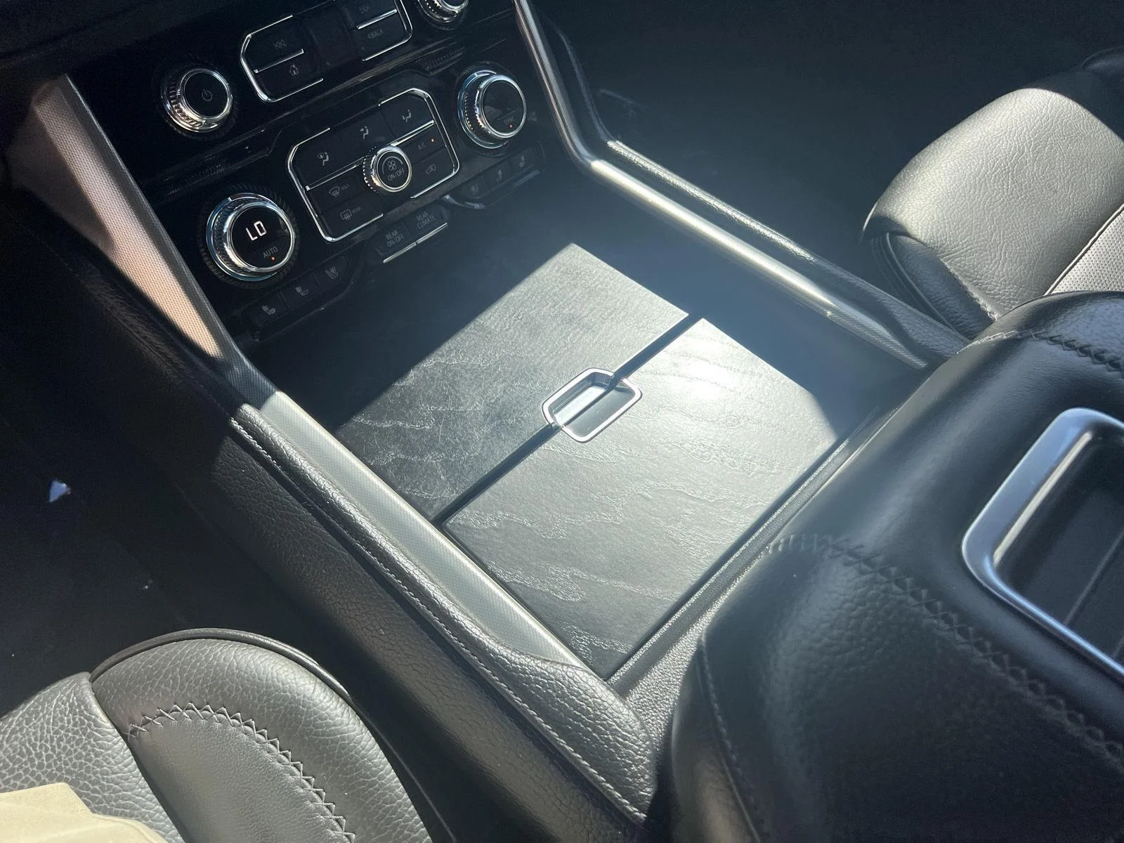 2021 GMC Yukon XL Denali - Photo 24