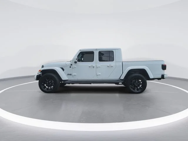 Used 2021 White Jeep Overland image 5