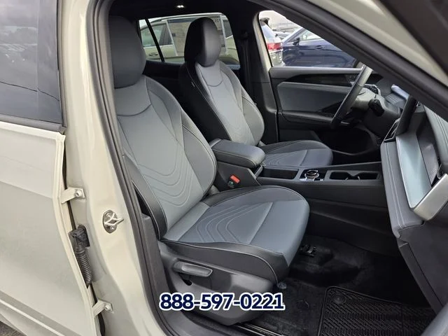 New 2026 Sandstone Volkswagen 2.0T SE R-Line Black image 13