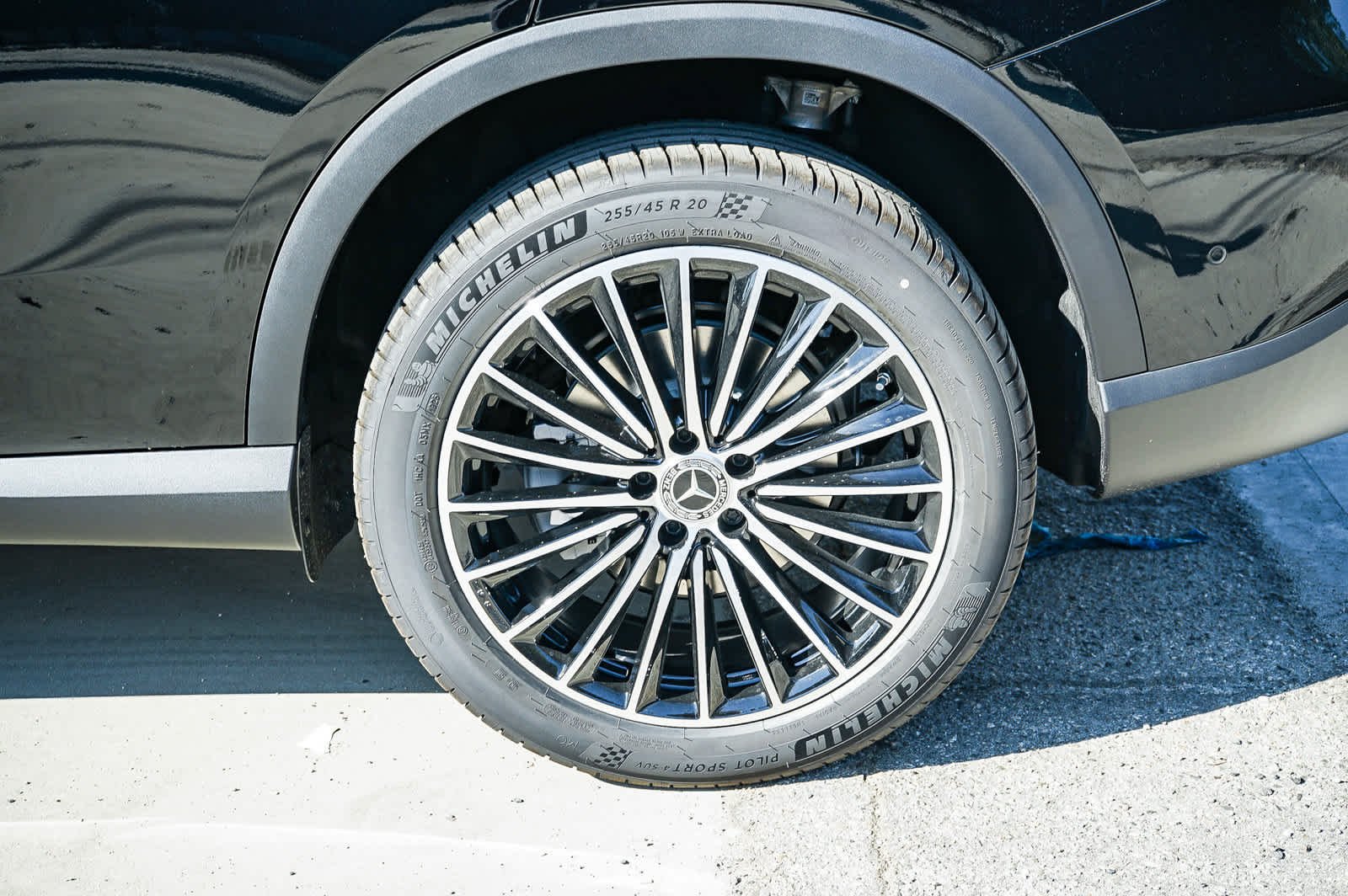 New 2027 Black Mercedes-Benz GLC 300 image 8