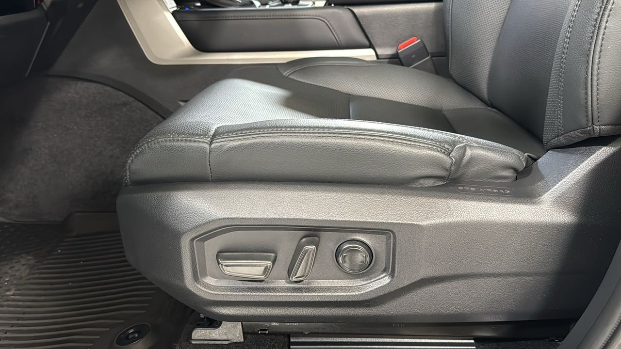 Certified Used 2025  Toyota Limited image 14