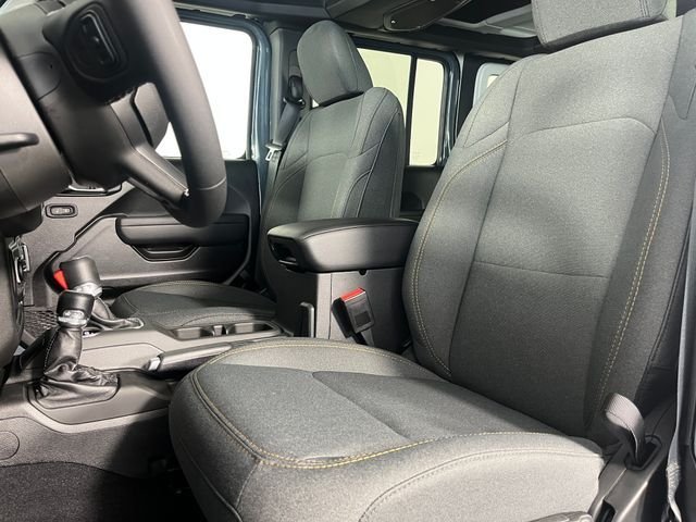 New 2026 Anvil Clear-Coat Exterior Paint Jeep Sport S image 6