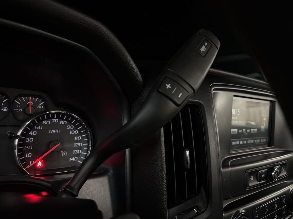 Used 2018 Summit White Chevrolet WT image 21