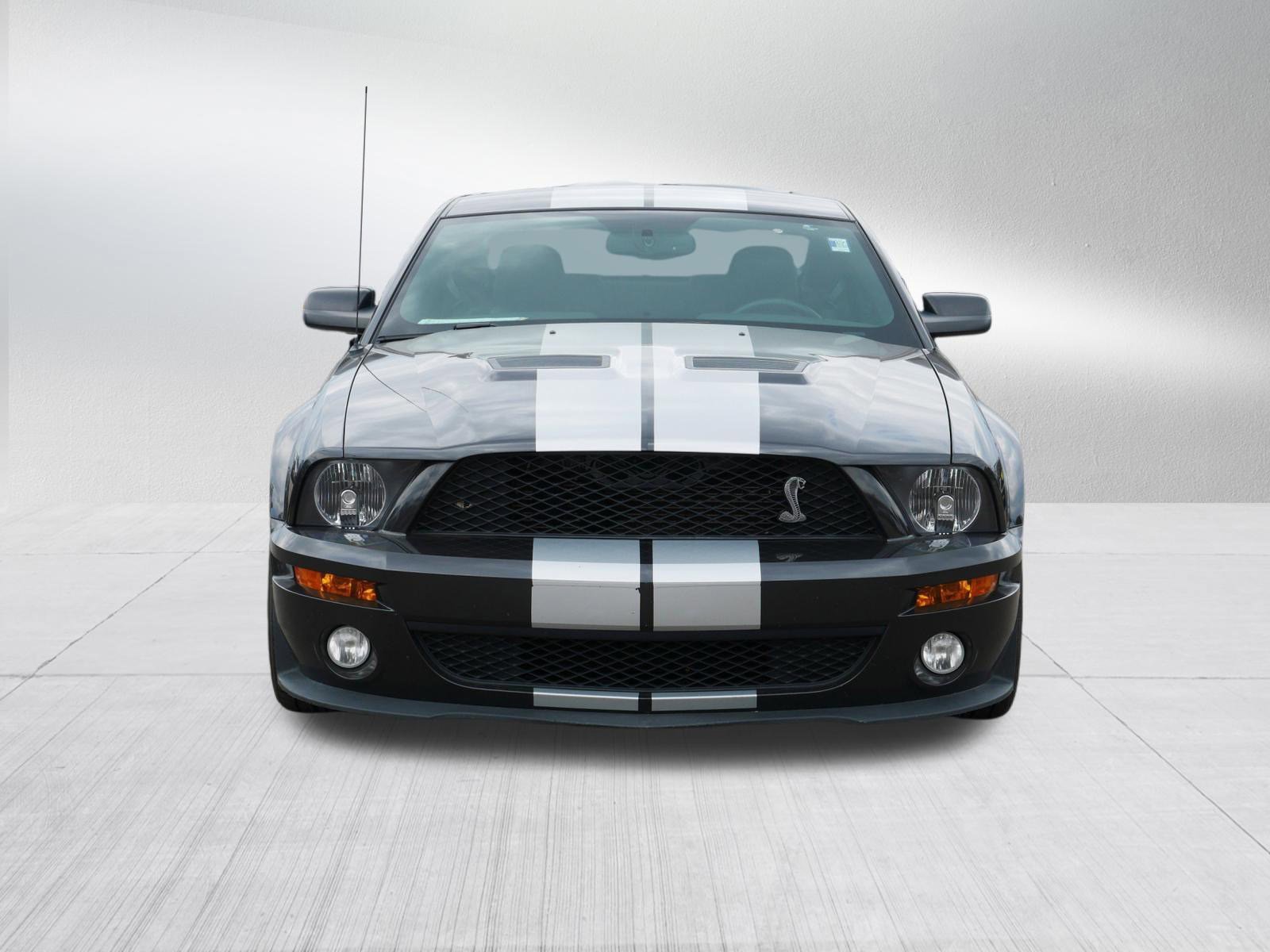 2008 Ford Mustang Shelby GT500 - Photo 2