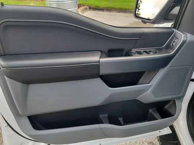 New 2026 Oxford White Ford XLT image 15
