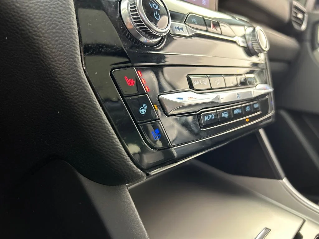 Used 2023 Silver Ford Limited image 17