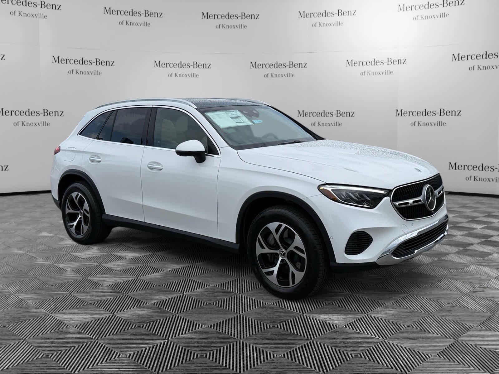 Used 2026 MANUFAKTUR Moonlight White Metallic Mercedes-Benz GLC 350e image 7