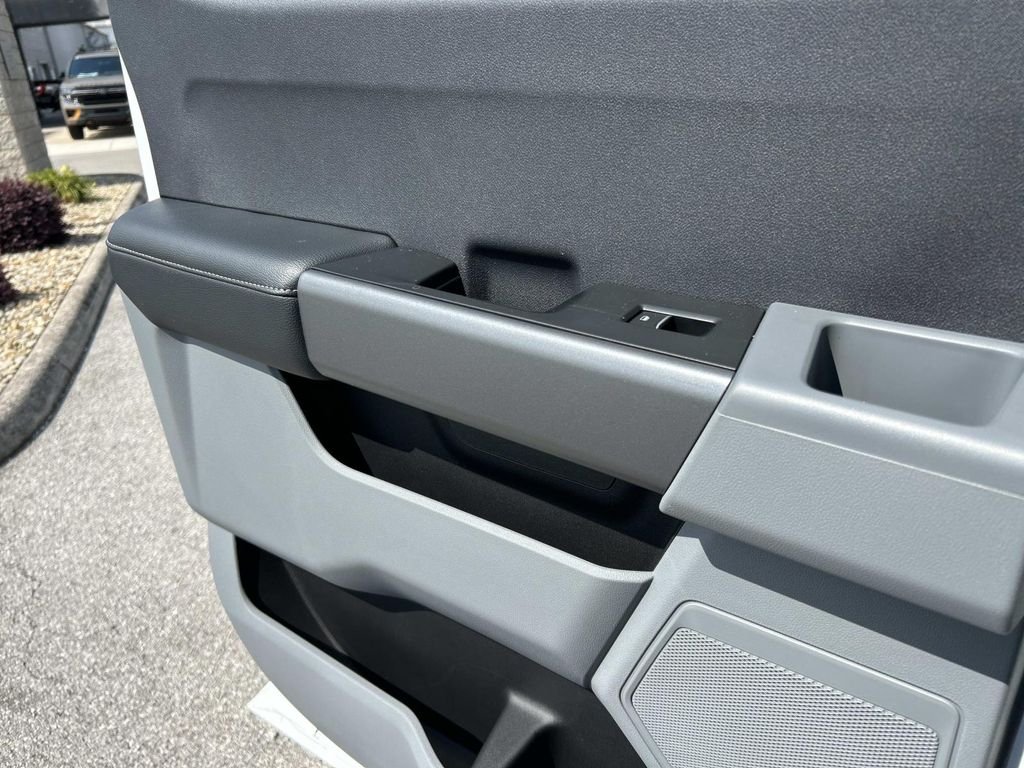 New 2026 Oxford White Ford F-250® XL image 18