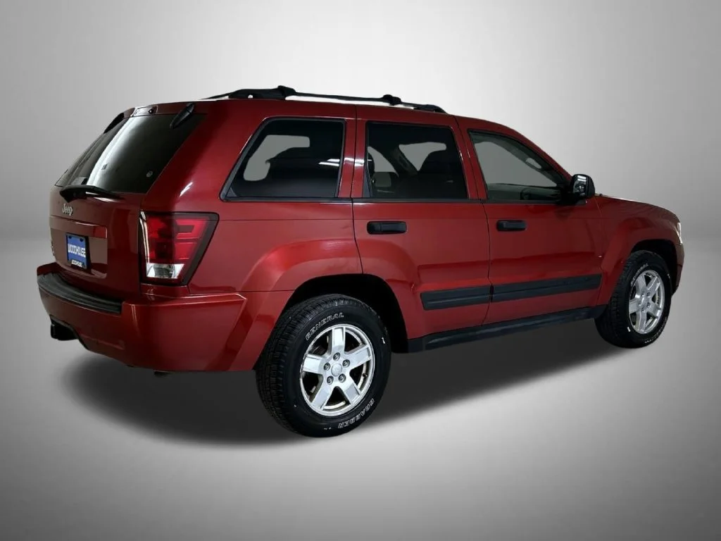 Certified Used 2006 Red Jeep Laredo image 5