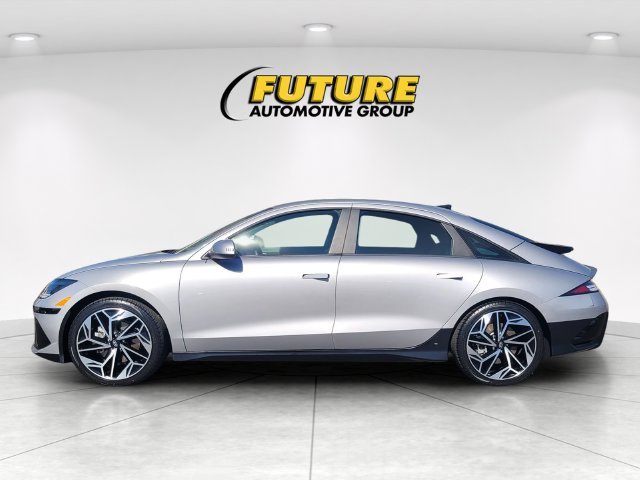 Certified Used 2023 Silver Hyundai SEL image 6