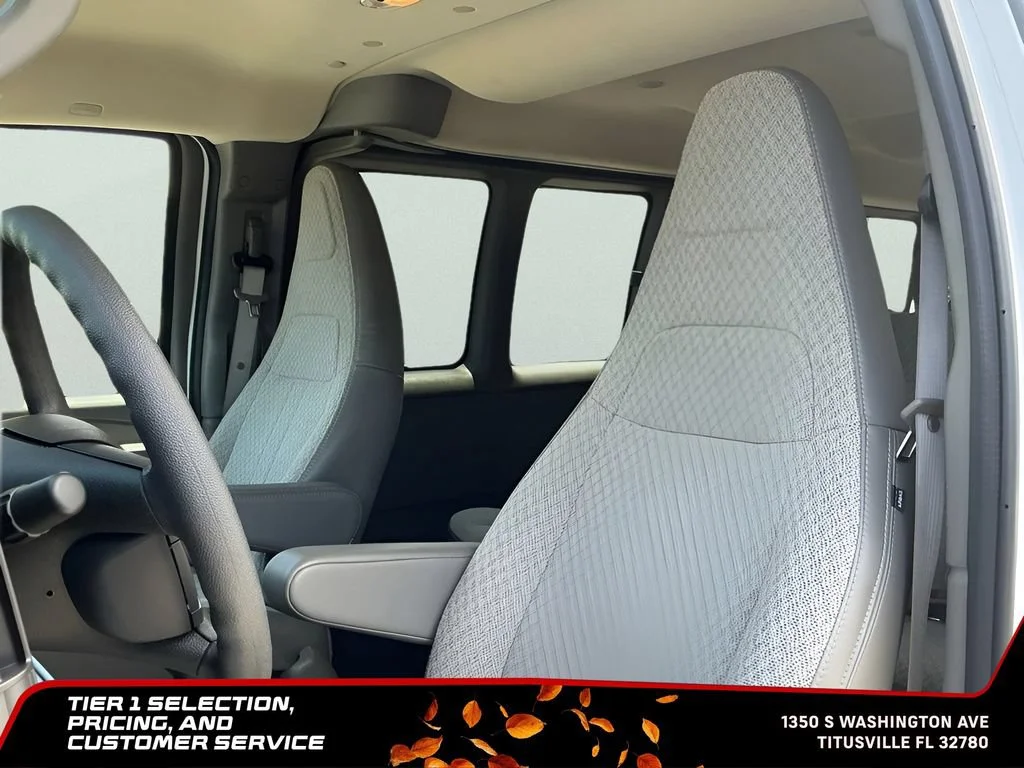 Used 2025 Summit White Chevrolet 1LT image 21